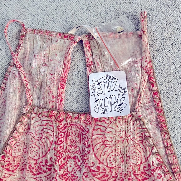 SOLD!! RARE NWT Free People Wrapped Around You Crop - Picture 6 of 8